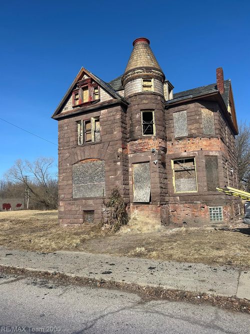 3704 14th St, Detroit, MI, 48208-2681 | Card Image