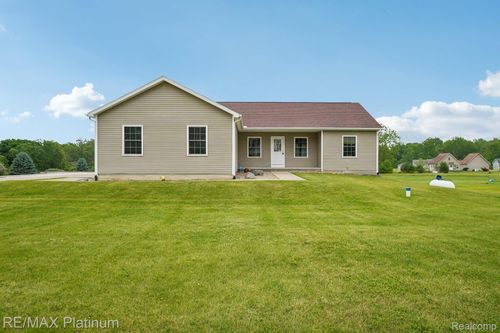 11704 Glen Mary Dr, Byron, MI, 48418-9670 | Card Image