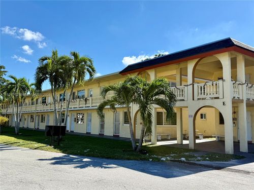 apt-22-160 Ne 203rd Ter, Miami Gardens, FL, 33179-2371 | Card Image