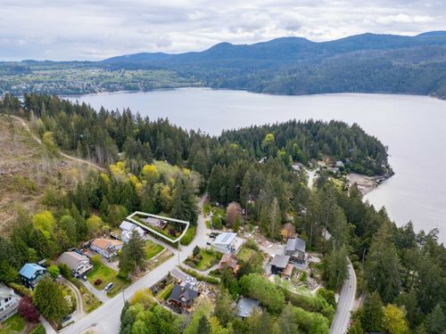 5943 Skookumchuk Rd, Sechelt, BC, V7Z0E1 | Card Image