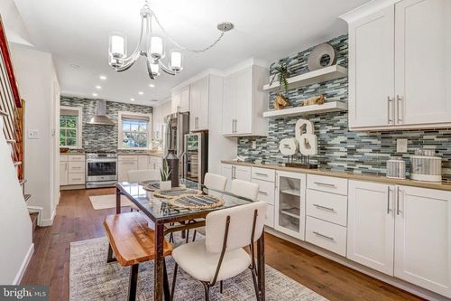 745 10th St Se, WASHINGTON, DC, 20003-2809 | Card Image