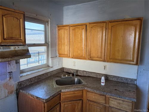 132 131st Ave, S Ozone Park, NY, 11420 | Card Image