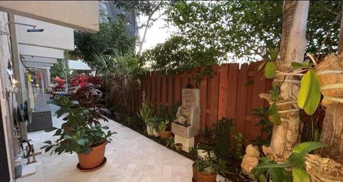 5-633 Ne 2nd Ave, Fort Lauderdale, FL, 33304 | Card Image