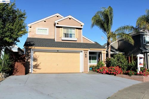 708 Potomac Ave, Santa Rosa, CA, 95407-2742 | Card Image