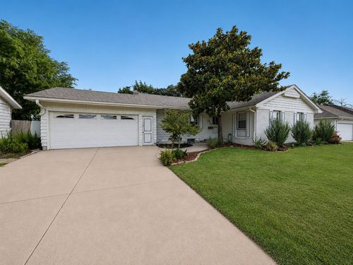 6832 E Farmview St, Wichita, KS, 67206-1013 | Card Image