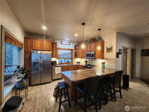 1054 Lower Madison St, Republic, WA, 99166-5179 | Card Image