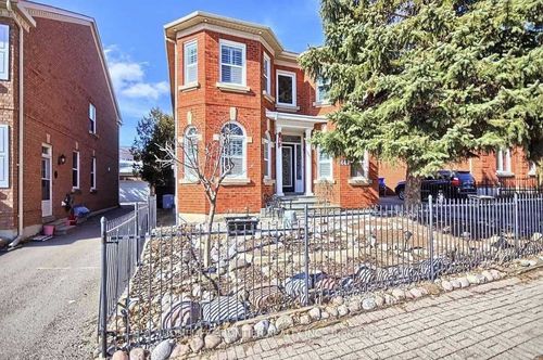 447 Mill St, Richmond Hill, ON, L4C7X5 | Card Image