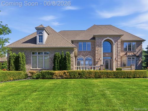 54150 Queensborough Dr, Shelby Township, MI, 48315-1118 | Card Image