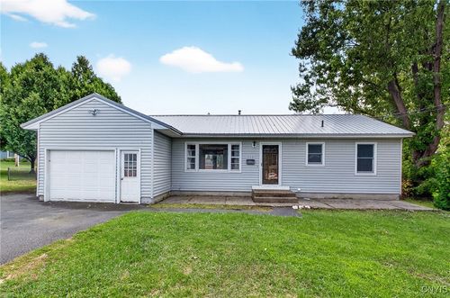 100 E Oneida St, Lysander, NY, 13027-2705 | Card Image