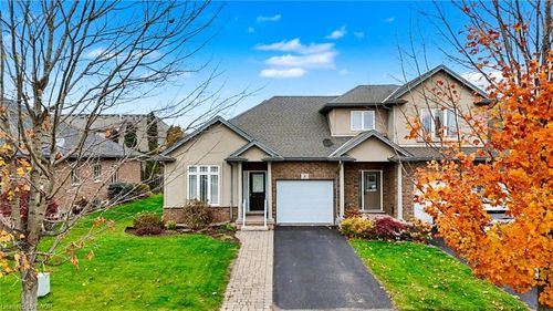 8 Willson Cross, Pelham, ON, L0S1E4 | Card Image