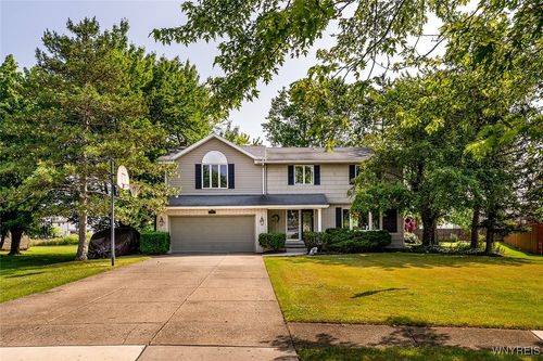 125 Laurie Ln, Grand Island, NY, 14072-1916 | Card Image