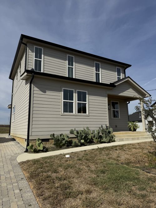 1531 E Stewarts Ln, Nashville, TN, 37218-2507 | Card Image