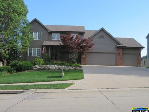 10401 Hillcrest Dr, La Vista, NE, 68128-6702 | Card Image