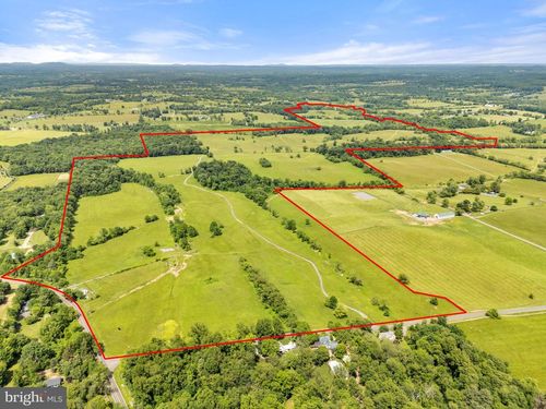 8160 Frogtown Rd, MARSHALL, VA, 20115-3432 | Card Image