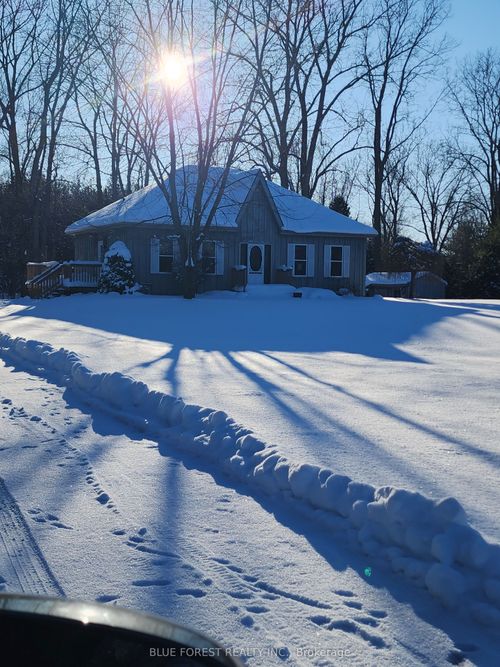 36259 Gore Rd, Grand Bend, ON, N0M1T0 | Card Image