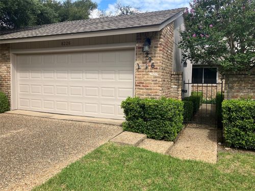 8226 Summer Side Dr, Austin, TX, 78759-8316 | Card Image