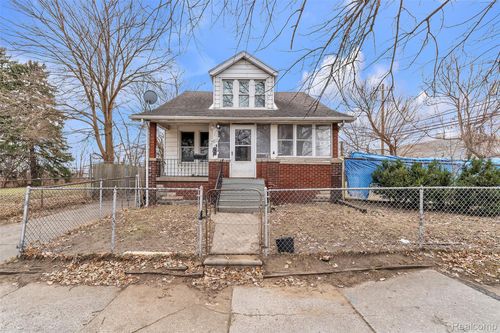 4877 Maynard St, Detroit, MI, 48215-2044 | Card Image