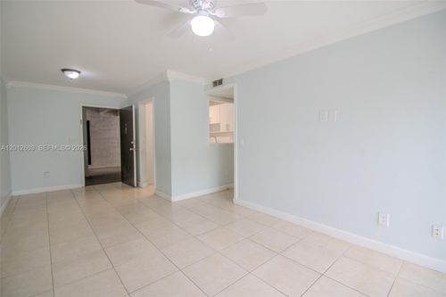 d1-10365 N Kendall Dr, Miami, FL, 33176-1632 | Card Image