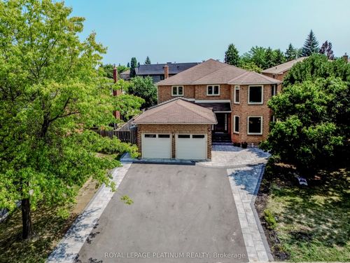 4 Burwash Crt, Brampton, ON, L6Z4M3 | Card Image