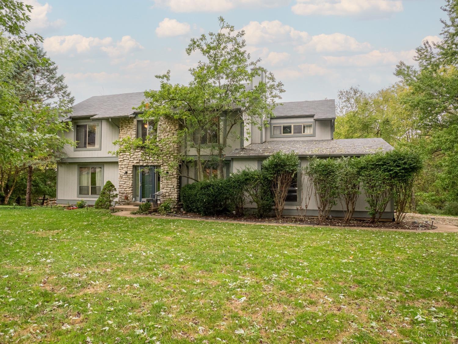 Bretton Dr, Cincinnati, OH 45244