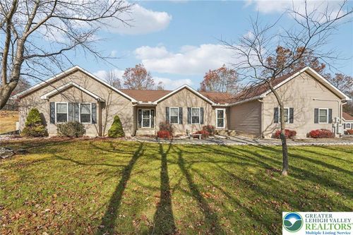 19 Farmer Ct, Albrightsville, PA, 18210-2527 | Card Image
