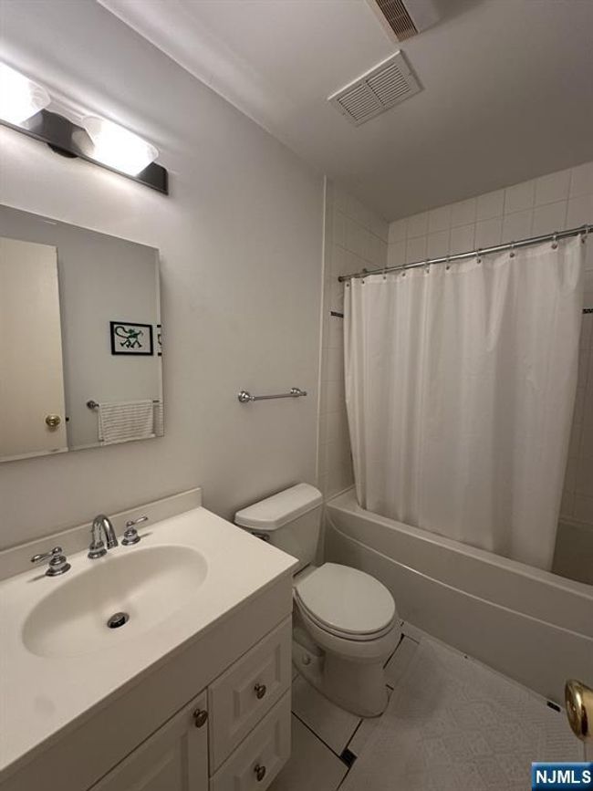 181 Long Hill Rd, House attached with 2 bedrooms, 3 bathrooms and null parking in Little Falls NJ | Image 12