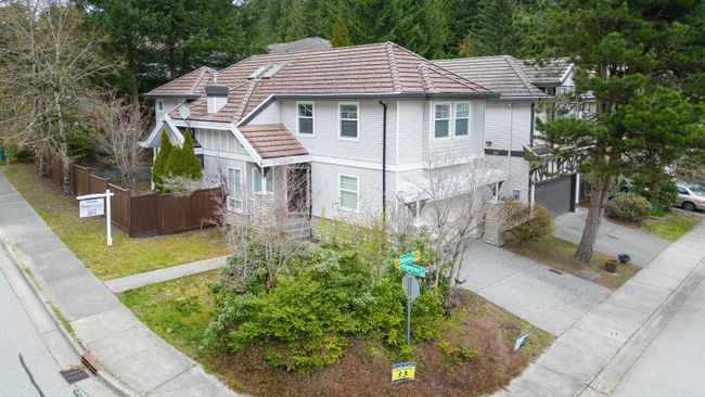 1709 Sugarpine Court, House other with 4 bedrooms, 2 bathrooms and 4 parking in Coquitlam BC | Image 3