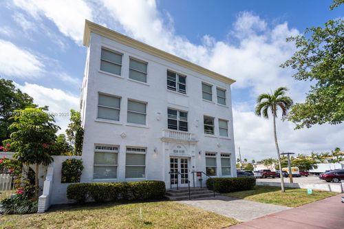 8-924 Marseille Dr, MIAMI BEACH, FL, 33141-2902 | Card Image