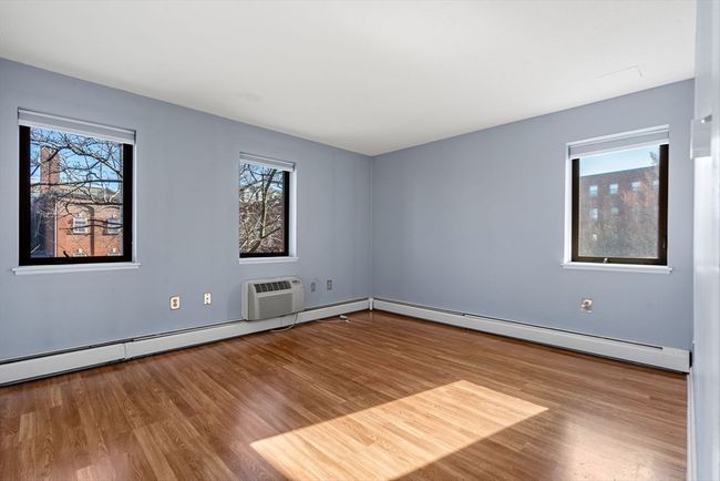 APT-201 - 9 Barton Sq, Condo with 2 bedrooms, 2 bathrooms and 1 parking in Salem MA | Image 9
