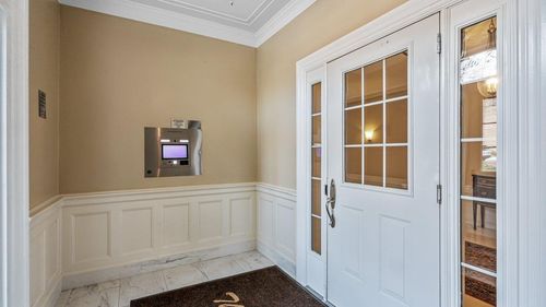 h-90 Knightsbridge Rd, Great Neck, NY, 11021-4546 | Card Image