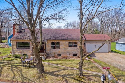 1107 Grosse Road, LITTLE SUAMICO, WI, 54141 | Card Image