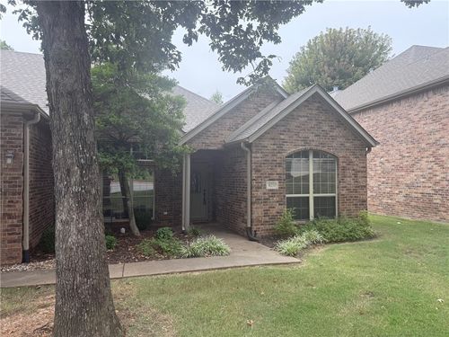 4251 N Meadow View Dr, Fayetteville, AR, 72703-5003 | Card Image