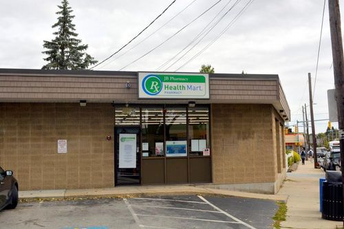 1017 Smith St, Providence, RI, 02908-2747 | Card Image