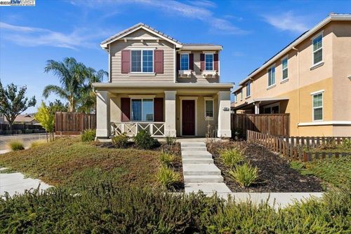 4384 Lennox Ln, Tracy, CA, 95377-8446 | Card Image