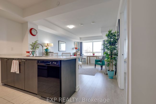 410 - 8 Trent Ave, Condo with 2 bedrooms, 1 bathrooms and 1 parking in Toronto ON | Image 4