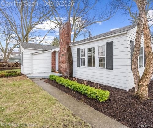 9083 Pittsfield St, Commerce Twp, MI, 48382-4461 | Card Image