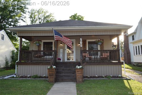 505 N Marquette St, Durand, MI, 48429-1333 | Card Image