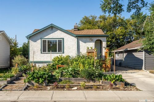 4510 2nd Ave N, Regina, SK, S4R0Y4 | Card Image