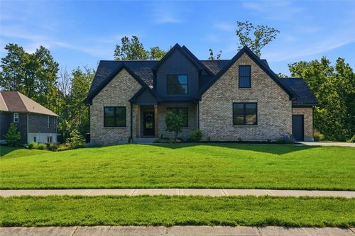 5673 Wittmer Estates Dr, Milford, OH, 45150-8801 | Card Image