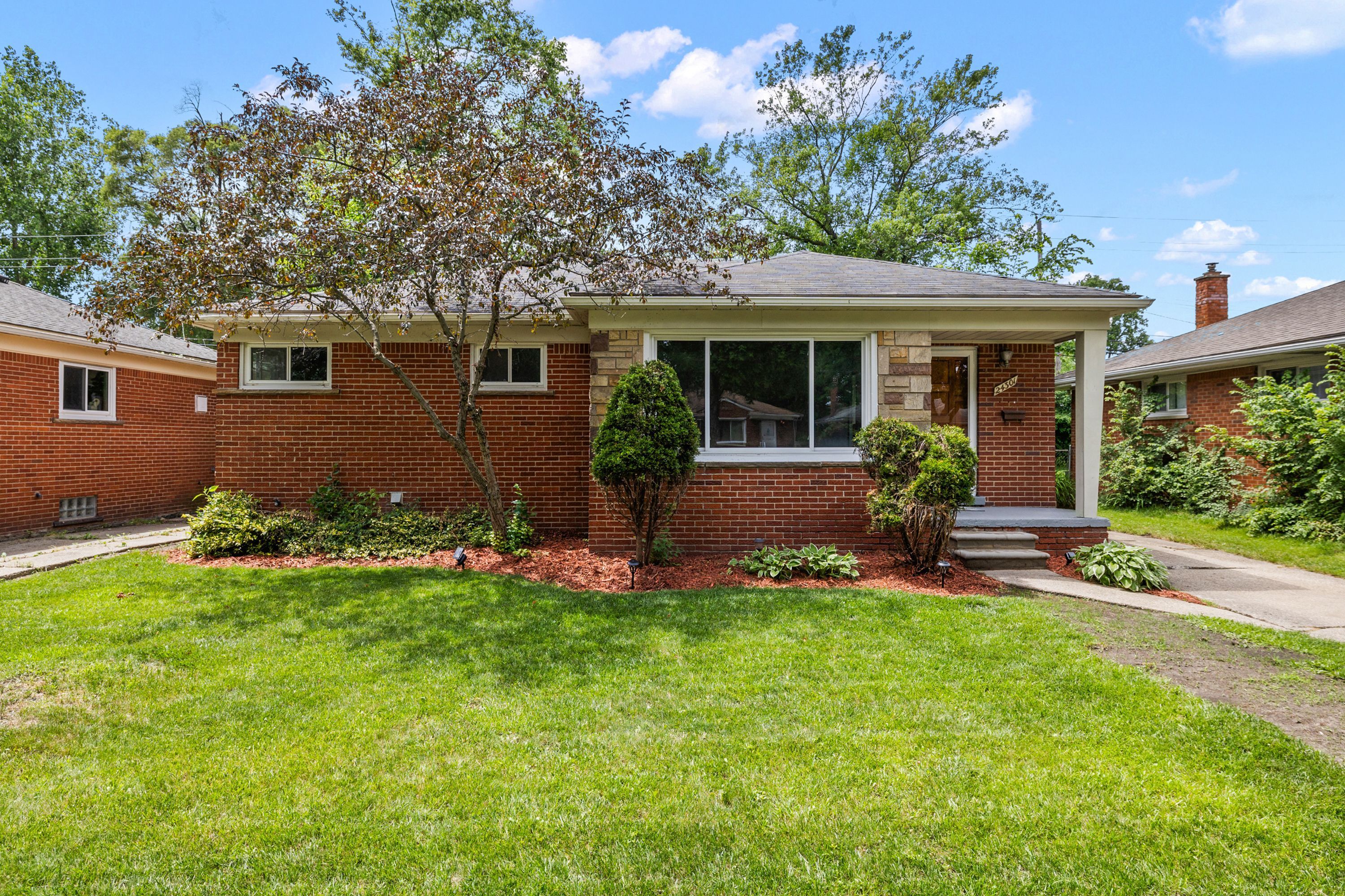 Scotia Rd, Oak Park, MI 48237