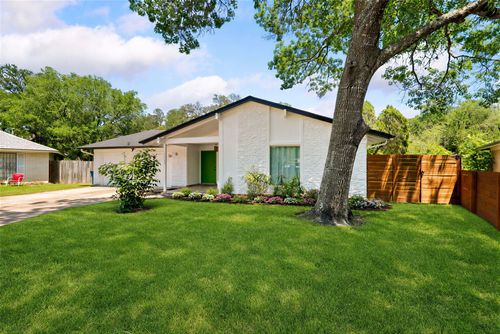 6107 Blarwood Dr, Austin, TX, 78745-3430 | Card Image