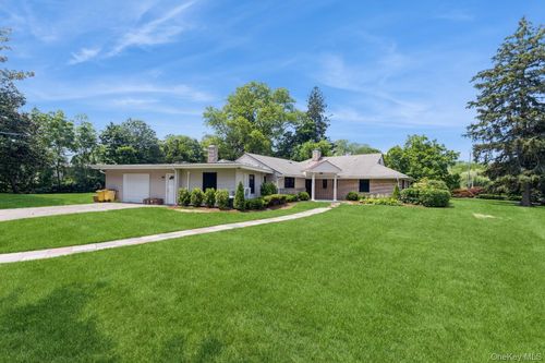 2 Foxwood Rd, Great Neck, NY, 11024-1202 | Card Image