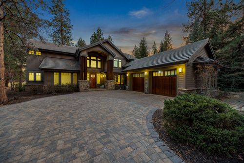 61469 Tam Mcarthur Loop, Bend, OR, 97702-1154 | Card Image