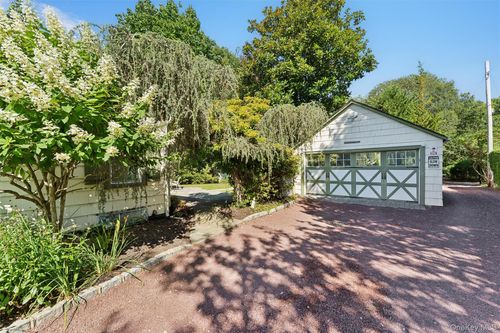 414 Main St, Westhampton Beach, NY, 11978-2412 | Card Image