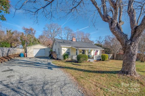 205 Bentwood Dr, Forest City, NC, 28043-1729 | Card Image