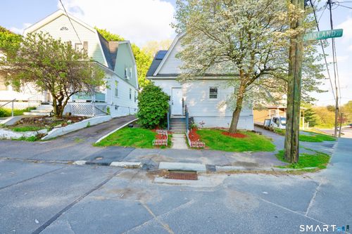2 Oakland Ave, Waterbury, CT, 06710-1438 | Card Image