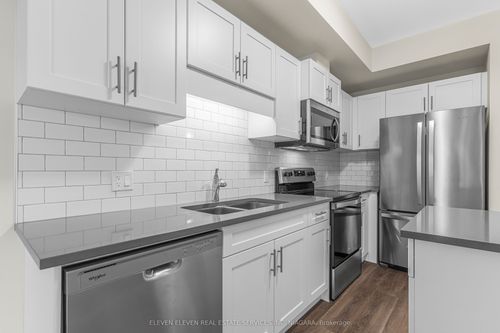 202-118 Summersides Blvd, Fonthill, ON, L0S1E1 | Card Image