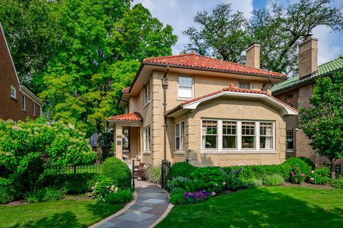 1025 Linden Ave, Oak Park, IL, 60302-1350 | Card Image
