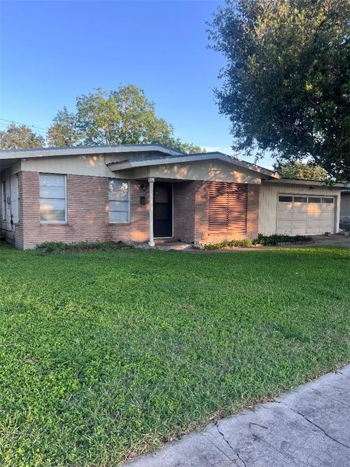 1013 Dolphin Pl, Corpus Christi, TX, 78411-2219 | Card Image
