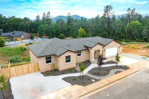 3715 Bloomsbury Avenue, Shasta Lake, CA, 96019 | Card Image